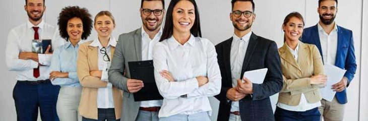 چگونه در محیط کار با رئیس خود برخورد کنیم و چه نکاتی را باید رعایت کنیم؟