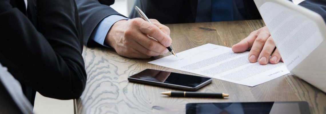 زبان بدن در هنگام مذاکرات تجاری چگونه باید باشد؟